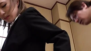 Rin Aizawa  I had the office young gentleman who handled the complaint apologize nearly her body! Vol6  CARIBBEANCOM