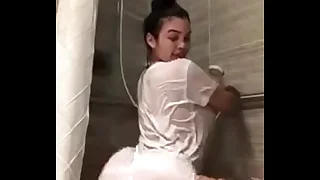 Thick and Sexy Latina b Girl Twerking