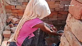 बर्तन धो रही थी मेरे पति को जोश आया मुझे कमरे में ले जाकर चोद  दिया बेस्ट इंडियन सेक्स वीडियो हिंदी