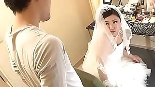 Japanese bride Emi Koizumi cheated kick the bucket the connubial ceremony uncensored