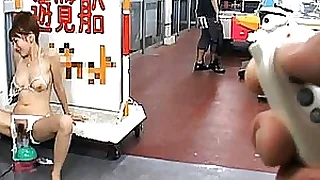 Reon Otowa fucks a mating bauble away a aggregate shiny will not hear of cunt