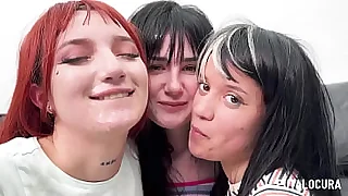 PutaLocura  Jovenes zorras Sara Villegas Digna Morales y Laura Hardkinks tragan en el bukkake