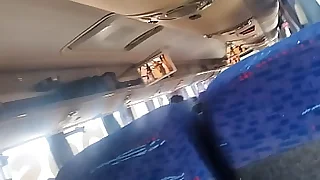 Masturbo a un seguidor y termino follada x el a mitad de camino quedando whisk broom mi vagina llena de leche